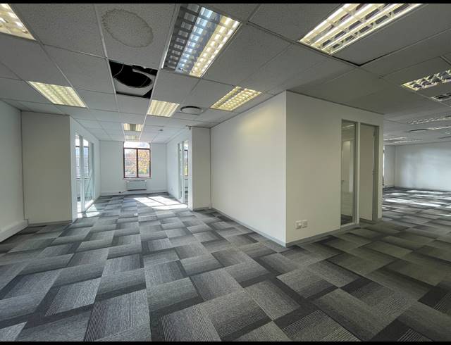 489M² OFFICE TO LET IN SANDTON CENTRAL
